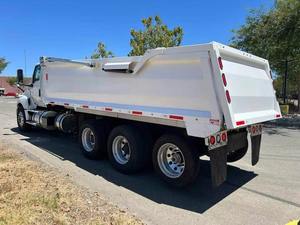 Cabeza Tractora Semirremolque Profesional de 10 Ruedas 6x4 Diésel, Unidad de Servicio Pesado para Logística de Carga Industrial - Product Image 4