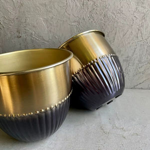 Macetero Metálico de Grado Comercial para Hoteles, Restaurantes, Centros Comerciales y Proyectos de Paisajismo a Gran Escala - Product Image 1