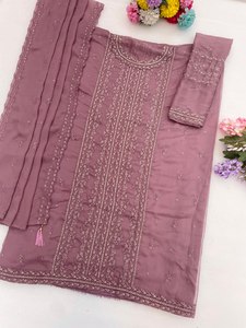Traje de Rayón Bordado en Lavanda para Mujer con Dupatta, Estilo Tradicional Indio-Pakistaní, Largo hasta el Suelo - Product Image 1