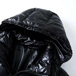 Doudoune matelassée brillante noire pour homme, manteau matelassé à bulles, collection hiver 2026, vente en gros, style décontracté tricoté - Product Image 6
