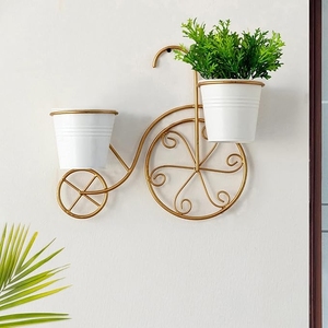 Support mural décoratif vintage en métal doré pour plantes, avec 2 seaux amovibles blancs pour plantes d'intérieur - Product Image 2