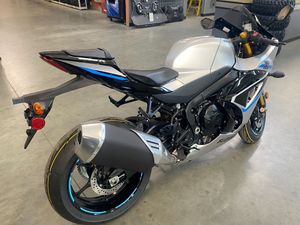 Modèle le plus demandé, Nouvelle Suzuki GSX-R 2025 avec garantie d'un an, Prêt à être expédié aujourd'hui - Product Image 2