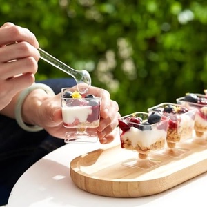 Gobelets à dessert carrés haut de gamme avec socle, 100 ml, jetables, transparents, résistants au congélateur, en plastique, pour mousse, présentoir de pâtisserie - Product Image 4