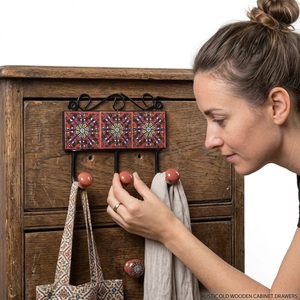 Gancho de pared de cerámica con diseño floral, 2 ganchos, estilo vintage, perchero hecho a mano, diseño en rojo, azul y amarillo - Product Image 4