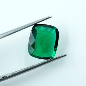 Esmeralda Zambiana Cultivada en Laboratorio, Corte Cojín, Facetada (3.80 Quilates 12x10x4mm) HAYAAT GEMS, Cambio de Color para Joyería - Product Image 4