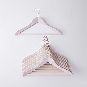 Cintres en bois durables avec finition laquée, design minimaliste pour placard, lot de 10, installation par crochet - Product Image 1