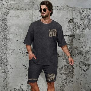 Conjunto de Camiseta y Pantalones Cortos Cristianos para Hombre, Camiseta Oversize con Versículo Bíblico 'Fe sobre el Miedo', Conjunto de 2 Piezas con Estampado Religioso - Product Image 3