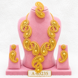 ชุดสร้อยคอทองคำแบบดั้งเดิมสุดหรู พร้อมจี้ยาวและต่างหูเข้าชุด A-63237 - Product Image 3