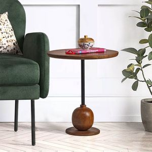 Table d'appoint en bois de taille compacte, conçue pour les petits espaces, les appartements, les chambres et les coins lecture - Product Image 3