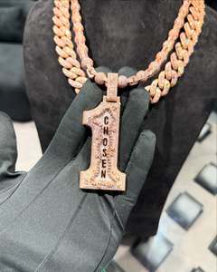 จี้ห้อยคอแบบ Iced Out หมายเลข 1 ดีไซน์พิเศษ เงินแท้ 925 ประดับโมอิสซาไนต์ ชุบทองคำสีกุหลาบ พร้อมสร้อยคิวบันลิงค์ สไตล์ฮิปฮอป - Product Image 1