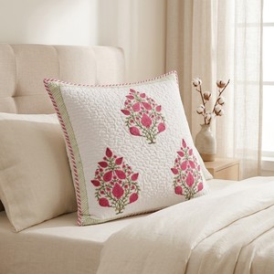 Housse de coussin carrée et housse de coussin décoratif en coton matelassé à motif floral rose, moderne et personnalisable, pour la maison et la chambre, vente en gros - Product Image 1