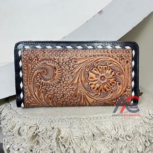 March Expo 2026 Pochette en cuir de vachette occidental entièrement travaillée à la main avec motifs floraux et un look élégant, idéale pour les soirées et comme porte-cartes - Product Image 1