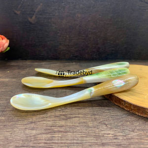 Cuchara de Lujo Hecha a Mano con Incrustaciones de Madreperla, Utensilios de Cocina Premium de Tradebyd - Product Image 5