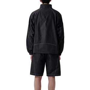 Ensemble de survêtement coupe-vent réfléchissant personnalisé 2-en-1 pour homme, séchage rapide, léger, en nylon, avec short et fermeture éclair, pour le sport - Product Image 2