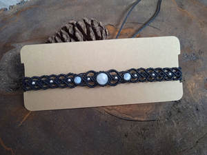 Gargantilla de Macramé Negra con Piedra Lunar, Estilo Gótico Bohemio, Collar Hecho a Mano con Piedra Lunar, Joyería Tejida de Estilo Brujería - Product Image 2
