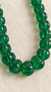 Collier de perles en pierre naturelle en forme de citrouille avec cordon tressé décoratif et pendentif pompon - Product Image 3