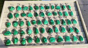 Collier en malachite, pendentif en pierre précieuse naturelle, pierre verte polie, chaîne faite à la main, cadeau, vente en gros, vente au détail, accessoire en cristal - Product Image 2