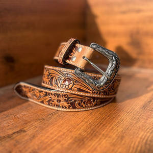 Cinturón con cuentas de vaquero con diseño floral en relieve y Fabricante Mayorista de cuero de la mejor calidad para hombres y mujeres - Product Image 4