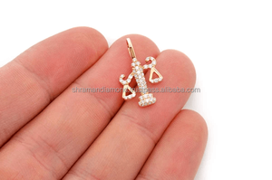 จี้ทองคำแท้ 10K ประดับเพชรโมอิสซาไนต์ VVS ดีไซน์เก๋ไก๋ทันสมัย ขายดี น้ำหนักสมดุล  งานสั่งทำพิเศษ  ประดับเพชรระยิบระยับ  เครื่องประดับแฟชั่น  ของขวัญนำโชค - Product Image 2