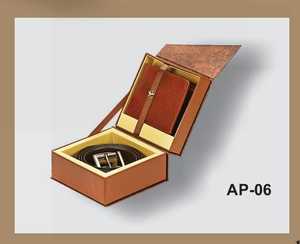 Coffret Cadeau d'Entreprise de Luxe de Qualité Supérieure avec Marquage Personnalisé pour Partenaires Commerciaux et Clients VIP Disponible à la Vente - Product Image 5