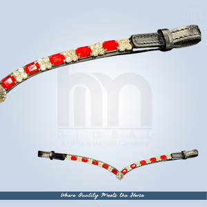 Diadema de Cuero de Lujo de Alta Calidad para Caballo, en Forma de V, Color Rojo Rubí, Curvada, con Cristales Brillantes y Pedrería, Accesorios Ecuestres para Doma Clásica - Product Image 3