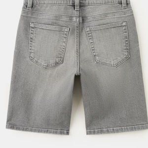 Vêtements tendance pour enfants en tissu denim classique, design de haute qualité à prix abordable, avec passants pour ceinture, poches latérales et logo personnalisé. - Product Image 6