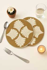 Set de table artisanal de luxe écologique à motifs floraux perlés, accessoire de salle à manger fait main, collection d'intérieur haut de gamme - Product Image 3