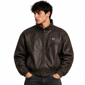 Chaqueta de Cuero Varsity para Hombre, Personalizada con Logotipo Bordado en Chenille, Diseño Vintage con Letras, Cierre de Cremallera, para Invierno - Product Image 4