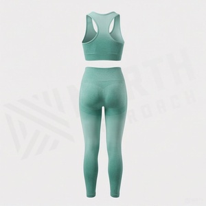 Conjunto de yoga sin costuras para mujer, color verde salvia, top deportivo con espalda cruzada y cuello cuadrado, y leggings de cintura alta - Product Image 2