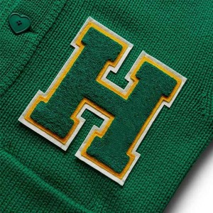 Vente en gros de pulls à col en V de haute qualité avec logos personnalisés pour les sororités/fraternités/écoles/collèges/universités, cardigans avec logos - Product Image 4