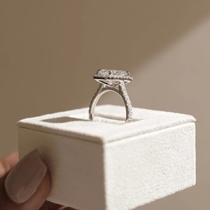 Anillo de Compromiso de Lujo con Diamante Cultivado en Laboratorio de 2 Quilates, Corte Esmeralda, Tres Piedras, Oro Sólido de 14K, Certificado IGI, para Boda y Aniversario - Product Image 6