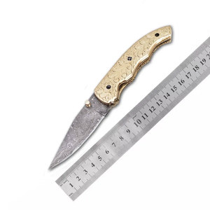 Cuchillo Plegable de Acero de Damasco Hecho a Mano MORTAL SAGA con Empuñaduras Grabadas y Funda de Cuero - Cierre de Seguridad EDC Personalizado con Garantía de 1 Año - Product Image 6