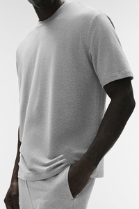 T-shirt en coton gris pour homme, coupe classique, col rond, manches courtes, jersey décontracté, couleur unie, style uni teint - Product Image 4