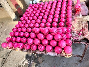 ลูกคริกเก็ตสีขาวผู้ชายจัดส่งทั่วโลก - Product Image 5