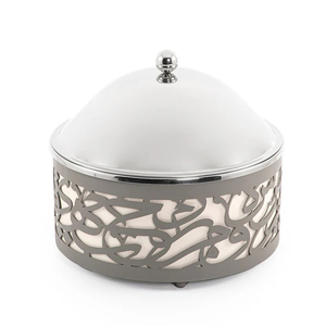 Casserole ronde en bois avec couvercle en acier inoxydable, design géométrique moderne, plat de service de cuisine durable - Product Image 5
