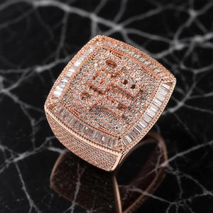 Anillo de Moissanita con Símbolo de Dólar Chapado en Oro Rosa para Hombre, Anillo de Lujo con Diamantes Baguette Estilo Hip Hop - Product Image 1