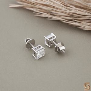 Boucles d'oreilles clous en moissanite taille princesse, or massif 18 carats, fermoirs à vis, bijoux fins classiques étincelants pour femme, à porter au quotidien, cadeau - Product Image 4