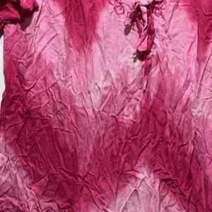 Top Rosa Intenso con Estampado Tie Dye para Mujer, Túnica Estilo Kaftan de Playa, Manga Abullonada 3/4, Vestido Elegante con Cuello en V Profundo y Amarre Frontal - Product Image 2