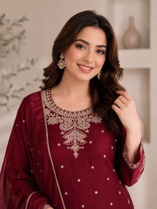 Costumes Salwar de qualité supérieure pour mariage, disponibles à prix de gros pour l'exportation depuis l'Inde - Product Image 2