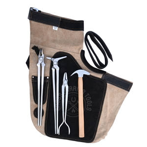 ชุดอุปกรณ์ตีเกือกม้าระดับมืออาชีพ พร้อมผ้ากันเปื้อนหนัง ค้อนตีเกือก ที่ถ่างเกือก คีมปากกลม คีมตีเกือกแบบทนความร้อน - Product Image 1