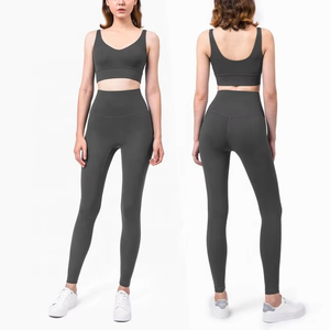 Conjunto Deportivo Personalizado con Estampado de Leopardo para Mujer, Top Deportivo con Tirantes Cruzados en la Espalda y Leggings para Yoga y Fitness - Product Image 2