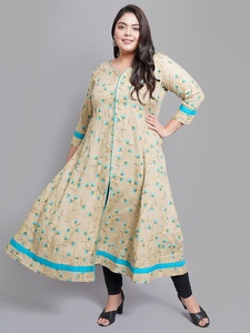 Kurti Anarkali imprimé fleuri kaki en tissu rayonne avec col en V et manches trois quarts pour femmes grandes tailles - Product Image 3