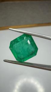 Émeraude naturelle zambienne de 5,82 carats, taille octogonale carrée, pierre précieuse verte certifiée, pour la vente en gros de bijoux - Product Image 4