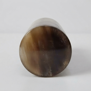 Verre à shot en corne de buffle sculpté à la main, écologique, de qualité supérieure, fabriqué en Inde, à prix avantageux chez REHMAN CRAFT - Product Image 2