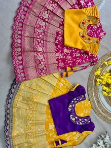Tissu en soie de haute qualité, coutures robustes, imprimé, Lahenga Choli traditionnel spécial pour mariage et fête, pour enfants ou filles - Product Image 2