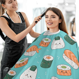 Cape de Coiffure Imperméable en Polyester – Prix de Gros, Tissu Durable, Confortable, Tendance Actuelle, Moderne et Élégante pour Barbiers - Product Image 6