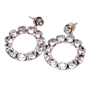 Pendientes Clásicos de Latón con Incrustaciones de Topacio Blanco, Baño de Plata Antigua, Joyería para Mujer - Product Image 1