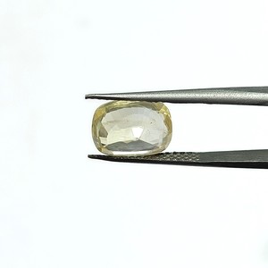 พลอยแซฟไฟร์สีเหลืองทรงคุชชั่นธรรมชาติ 6.63 กะรัต จากศรีลังกา สำหรับทำเครื่องประดับและแหวน YCIH-156 - Product Image 3