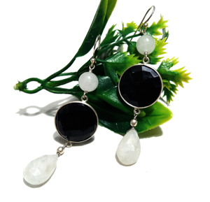 Pendientes de ónix negro natural y piedra lunar arcoíris: Pendientes colgantes de plata de ley 925 para niñas y mujeres - Product Image 4
