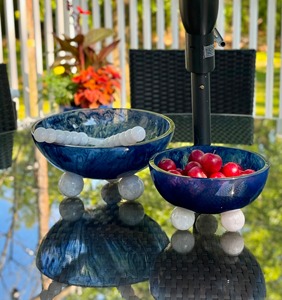 Frutero Moderno de Resina con Patrón de Mármol Azul Pulido, Ligero, con Base de Bola Blanca, Hecho a Mano, Decorativo - Product Image 3